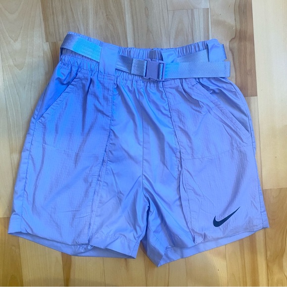 Nike Lilac Belted Cargo Shorts - Picture 4 of 5
